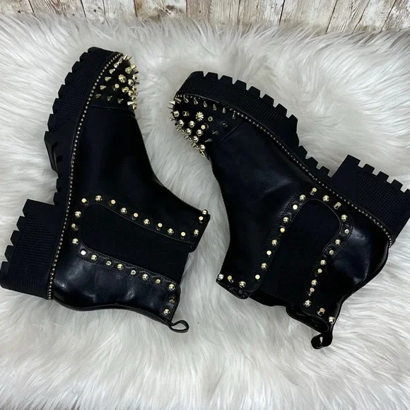 Cape Robbin Studded Spiked Chelsea Boots [S415] - Picture 2 of 12
